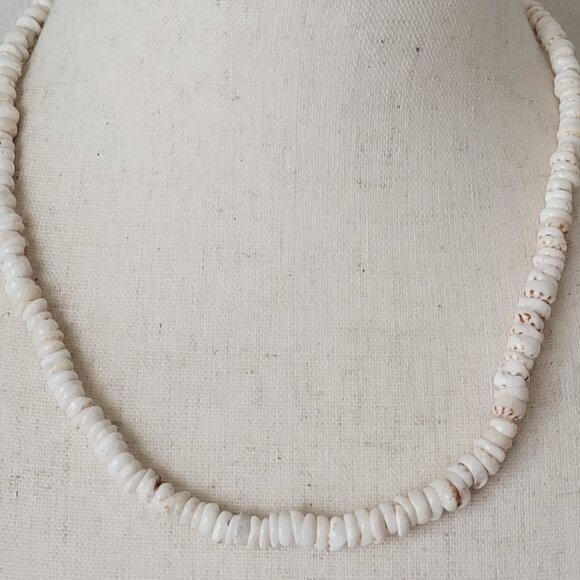 Vintage Puka Shell Necklace 18" - Picture 2 of 5